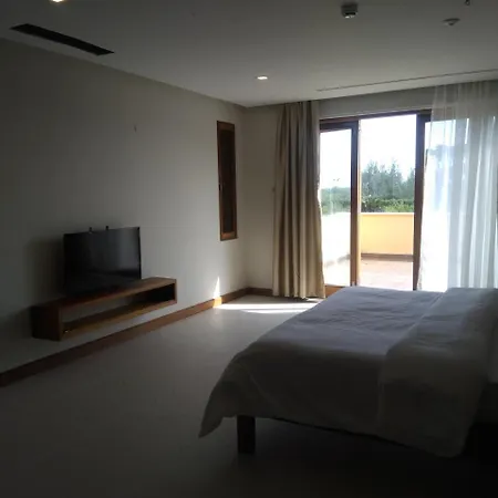 Galu Tulivu Villa *