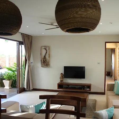 Galu Tulivu Villa *